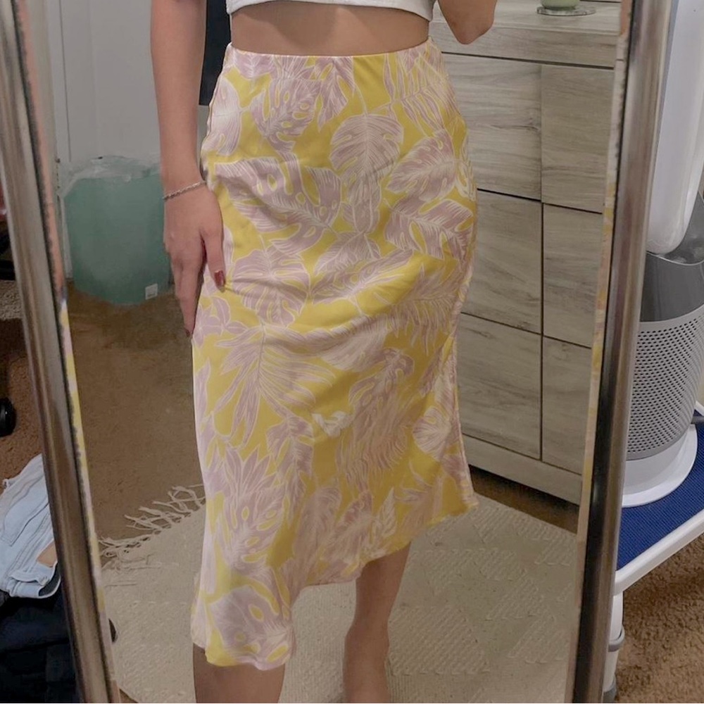 Audrey‎ 3+1 Silky Satin Tropical Yellow Midi skirt Beach Resortwear Bias cut L
